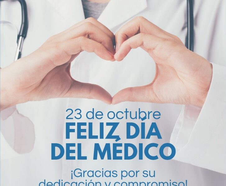 Médico formando un corazón con las manos para conmemorar el Día del Médico en México, el 23 de octubre.