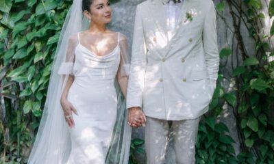 Vanessa Hudgens posa con su pareja, luciendo un elegante vestido blanco y mostrando serenidad a pocos días de convertirse en madre.