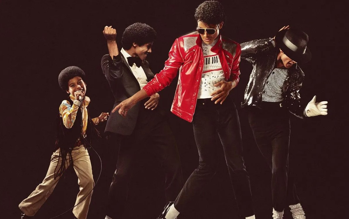 Imagen que representa distintas etapas de la vida de Michael Jackson, desde su infancia hasta su madurez artística, en promoción de la película biográfica que se estrenará en 2026.