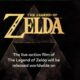 Logotipo de The Legend of Zelda en dorado sobre fondo oscuro con el triángulo Triforce y anuncio del estreno del live action.