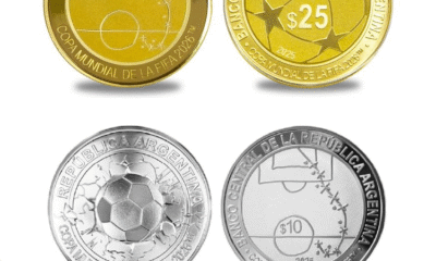 Imagen de las monedas conmemorativas del Banco Central de Argentina dedicadas al Gol del Siglo de Maradona, en versiones de oro y plata, con el diseño alusivo a la Copa Mundial de la FIFA 2026.