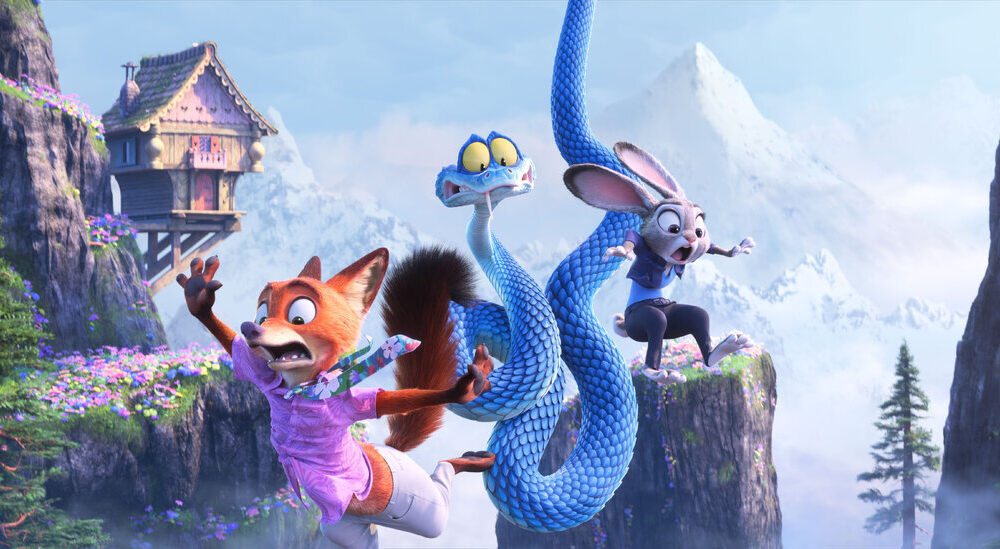 Personajes principales de Zootopia 2 reunidos en una escena promocional con la ciudad al fondo.