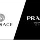 Logo dividido de Versace y Prada en fondo blanco y negro, representando la adquisición de una marca por la otra.