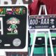 Placas vehiculares conmemorativas de la CDMX rumbo al Mundial 2026, mostradas en caballetes durante su presentación oficial.