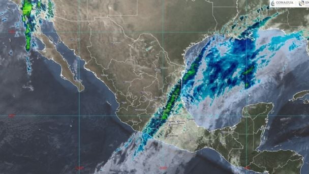 Imagen satelital del Frente Frío 19 avanzando sobre México con nubosidad, lluvias y descenso de temperatura.