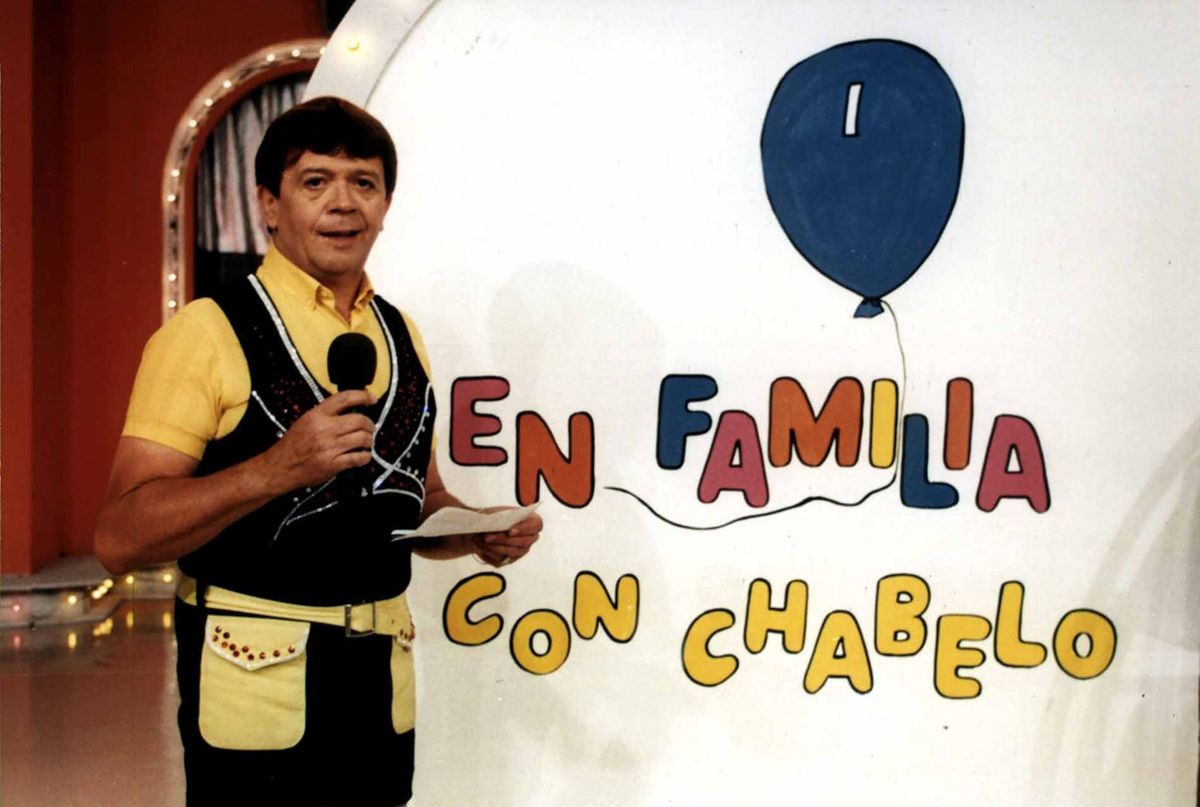 Última transmisión de En Familia con Chabelo en estudio de televisión mexicana.