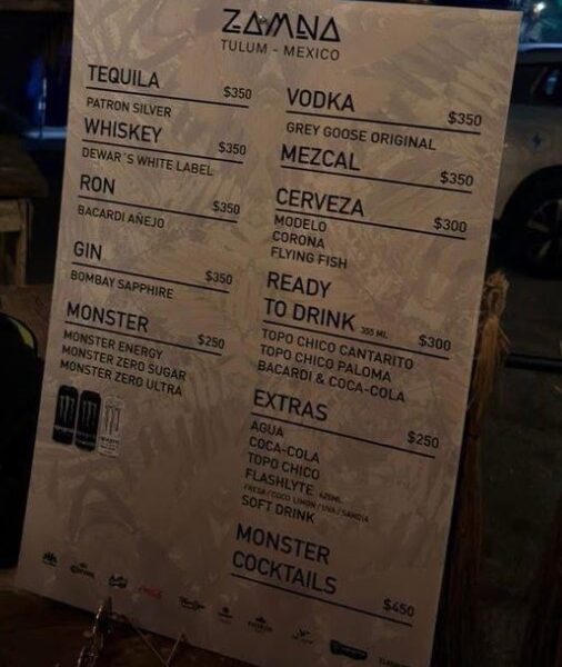 Menú de bebidas del festival Zamna Tulum donde el agua cuesta 250 pesos.