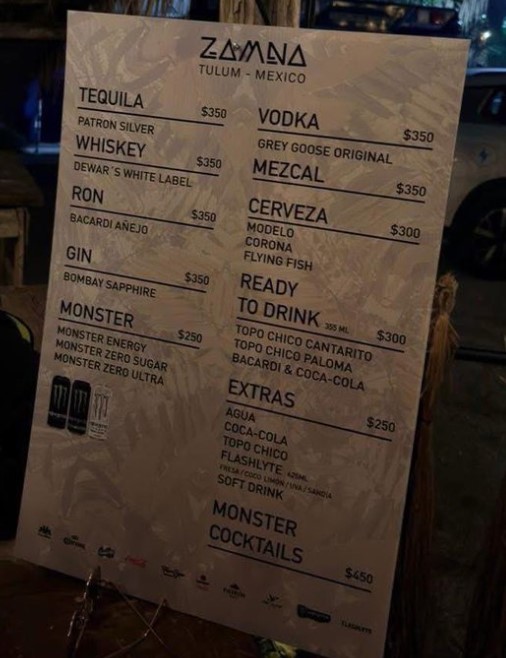Menú de bebidas del festival Zamna Tulum donde el agua cuesta 250 pesos.