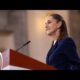 Claudia Sheinbaum durante anuncio económico en Palacio Nacional sobre deuda pública.