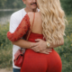 Imagen de una pareja en un entorno natural, utilizada como recurso visual para un análisis periodístico sobre inteligencia del entorno personal.