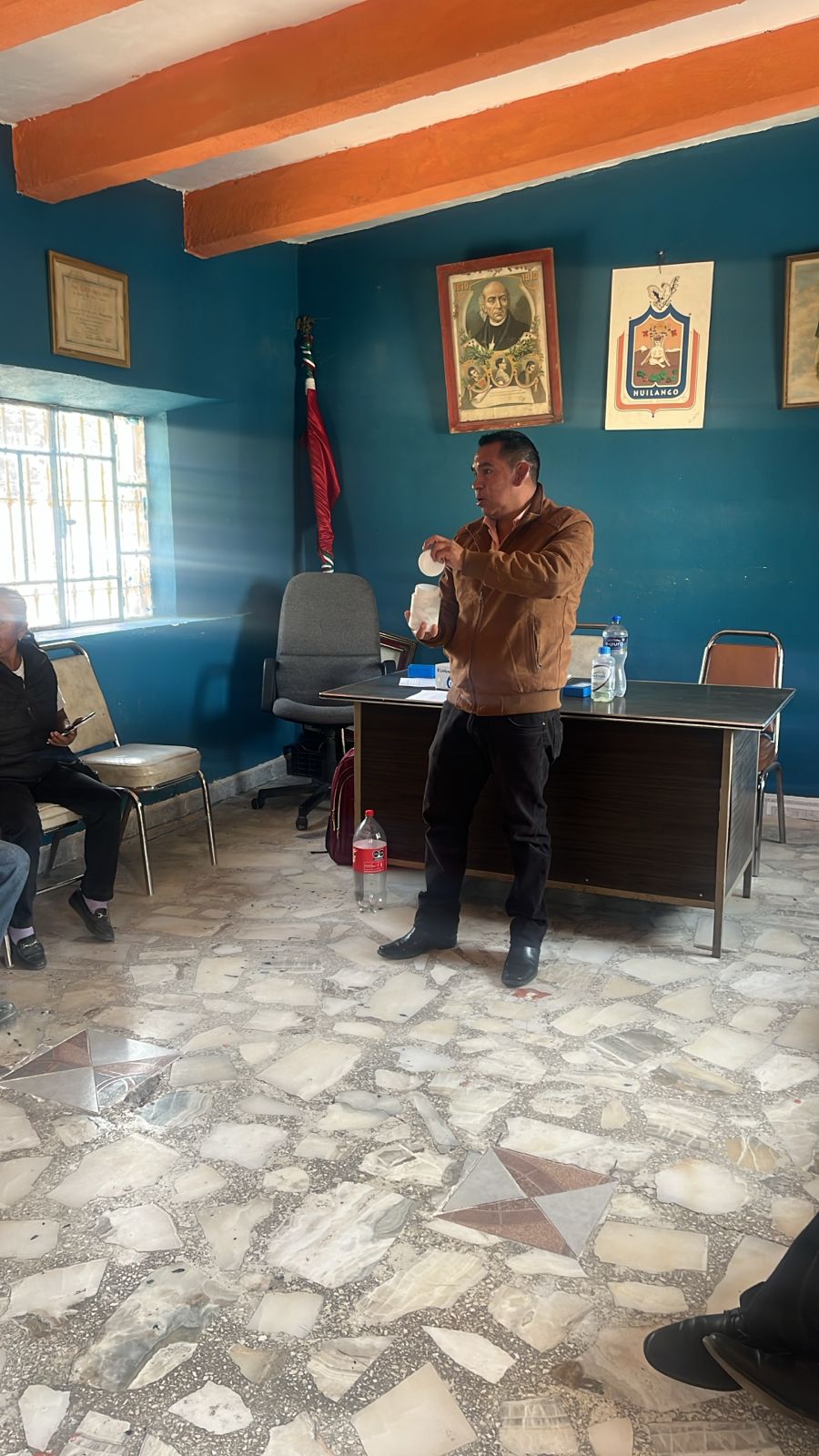 Capacitación del Ayuntamiento de Tochimilco al comité de agua potable de San Francisco Huilango sobre cloración y prevención de enfermedades.