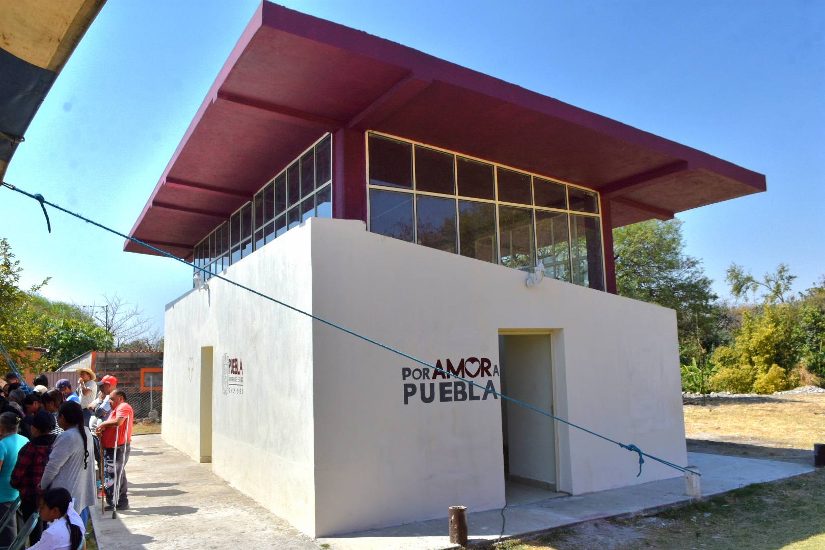 Centro Comunitario rehabilitado en la comunidad de Huejotal, Huaquechula, entregado por el ayuntamiento como parte de un programa de infraestructura social.
