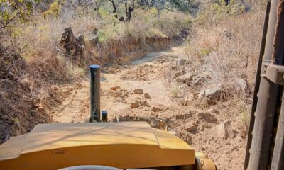 Avance en los trabajos de rehabilitación del camino saca cosechas en la junta auxiliar de Santiago Tochimizolco, Tochimilco.