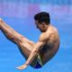 Clavadista profesional ejecutando un salto durante una competencia internacional, disciplina afectada por la cancelación de la Copa Mundial de Clavados en México.