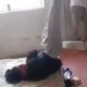 Video muestra agresión contra un joven en Tlayacapan Morelos presuntamente por estudiantes de secundaria.
