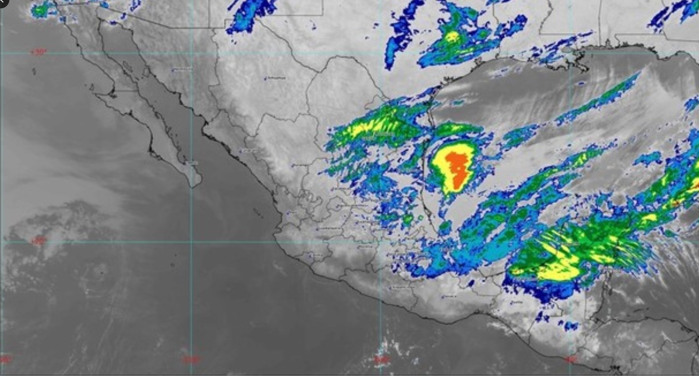 Mapa meteorológico mostrando lluvias intensas en Puebla por el frente frío 41 con actividad eléctrica y nubosidad