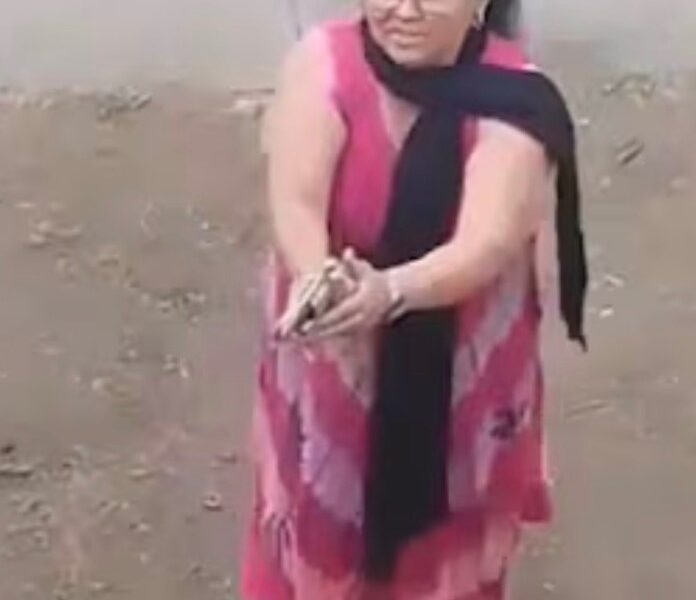 Mujer adulta mayor en Chalco involucrada en caso de defensa de vivienda durante conflicto por despojo