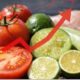Alimentos como jitomate, limón y calabacita con flecha ascendente representando aumento de precios por inflación en México