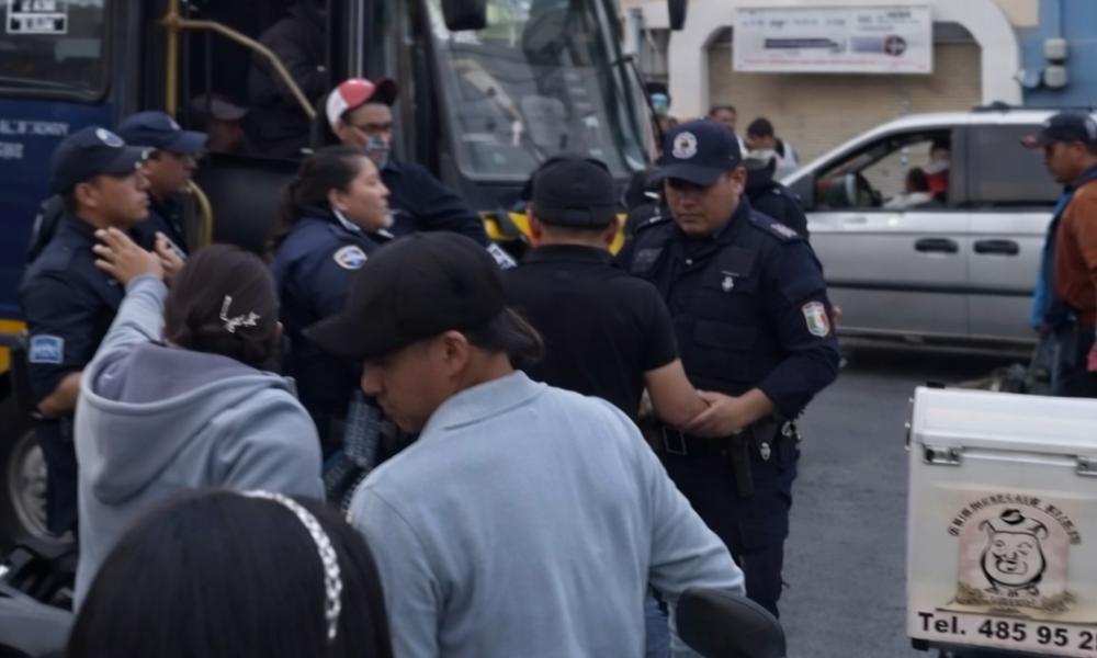 policia municipal atlixco detencion transporte publico sujeto machete pasajeros