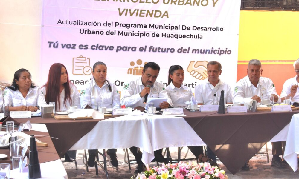 Instalación del Consejo de Desarrollo Urbano y Vivienda en Huaquechula con autoridades municipales