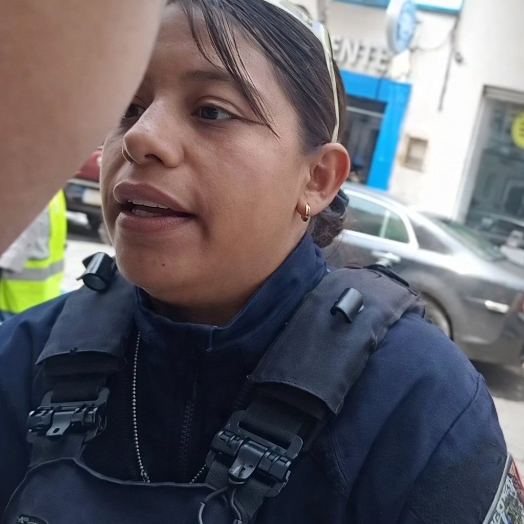 Elemento de policía municipal de Atlixco durante presunto incidente reportado por ciudadanos