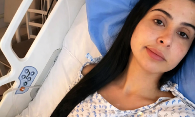 Mujer hospitalizada con suero en cama tras diagnóstico médico relacionado con lesión cerebral