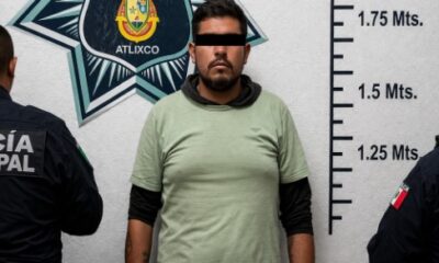 Policía municipal de Atlixco detiene a hombre por presunto robo a comercio en el Centro