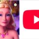 Imagen promocional de Barbie junto al logotipo de YouTube por la liberación gratuita de películas de Barbie en la plataforma.