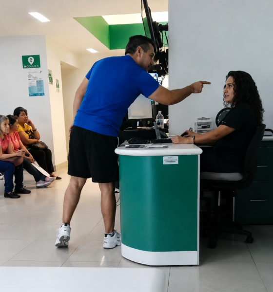 Discusión y amenazas contra personal médico en clínica del IMSS generan debate sobre violencia hospitalaria en México.