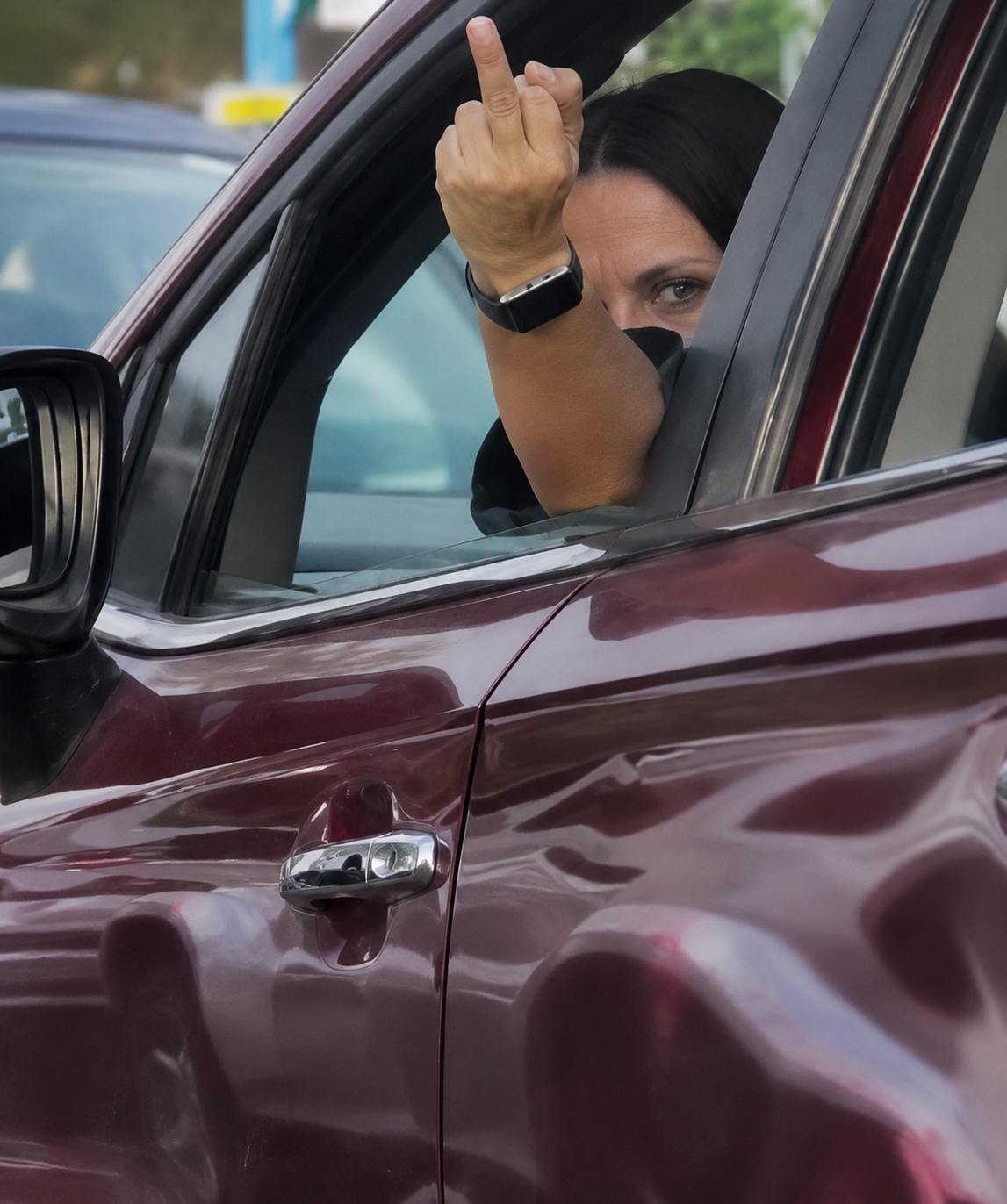 Captura de video viral sobre presunto conflicto vial y amenaza con taser en Puebla.