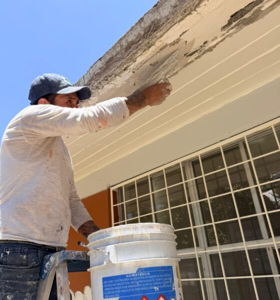 Trabajos de rehabilitación en aulas del preescolar C.E.P.I. Cuauhtémoc en Santiago Tochimizolco