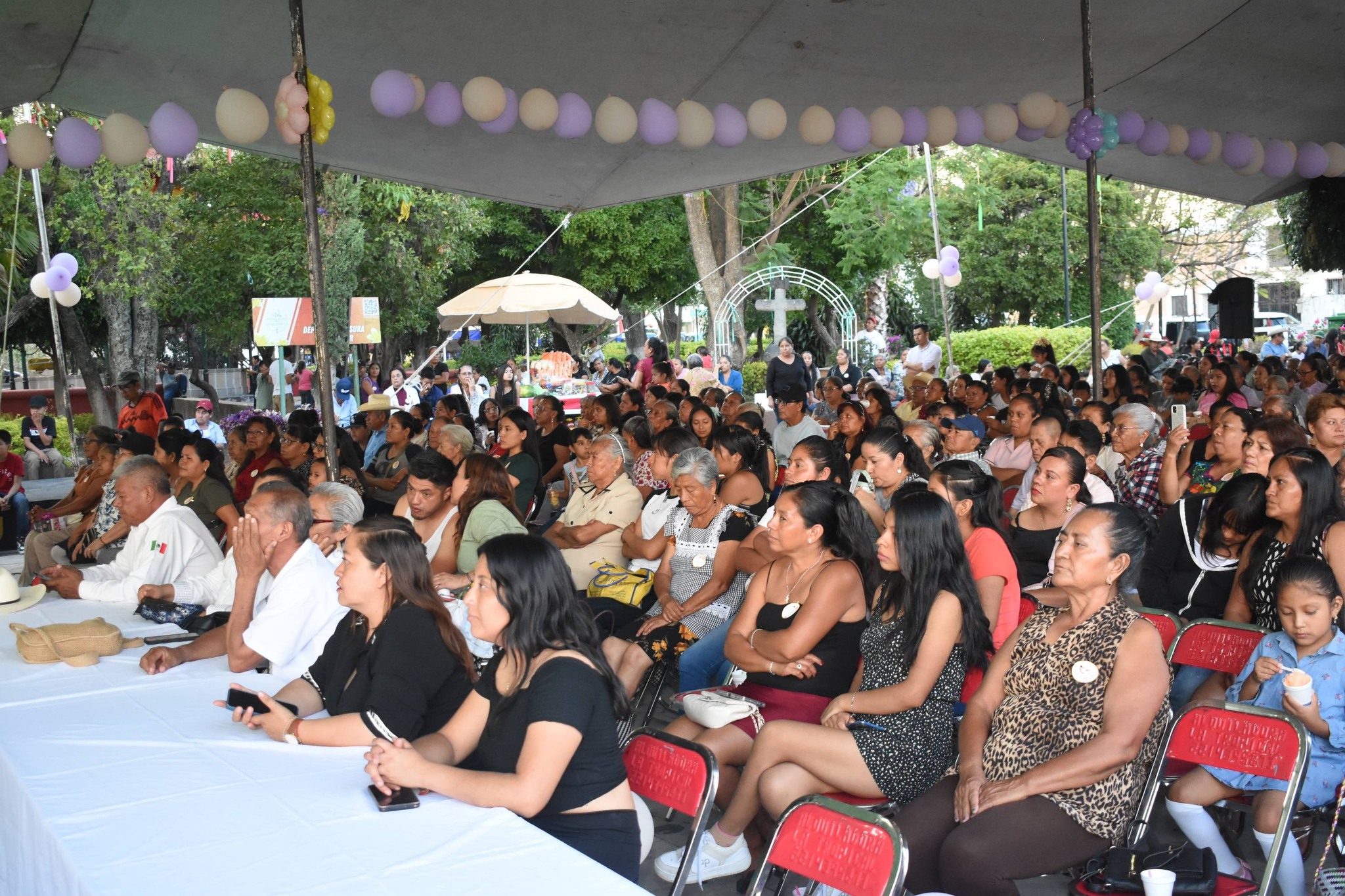 Celebración del Día de las Madres en Huaquechula con música y convivencia familiar