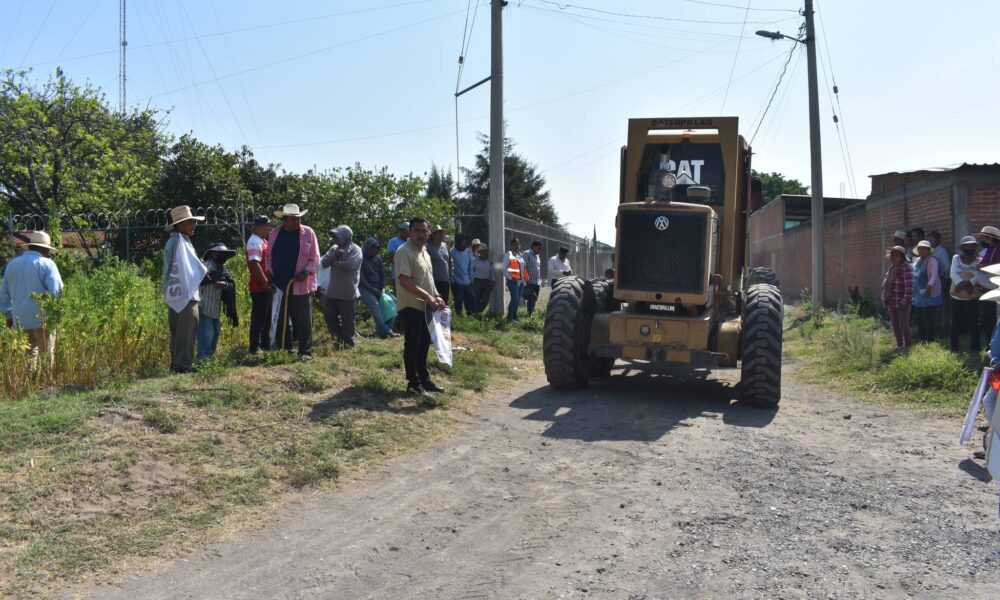 Inicio de rastreo de caminos sacacosechas en Santa Ana Coatepec, Huaquechula