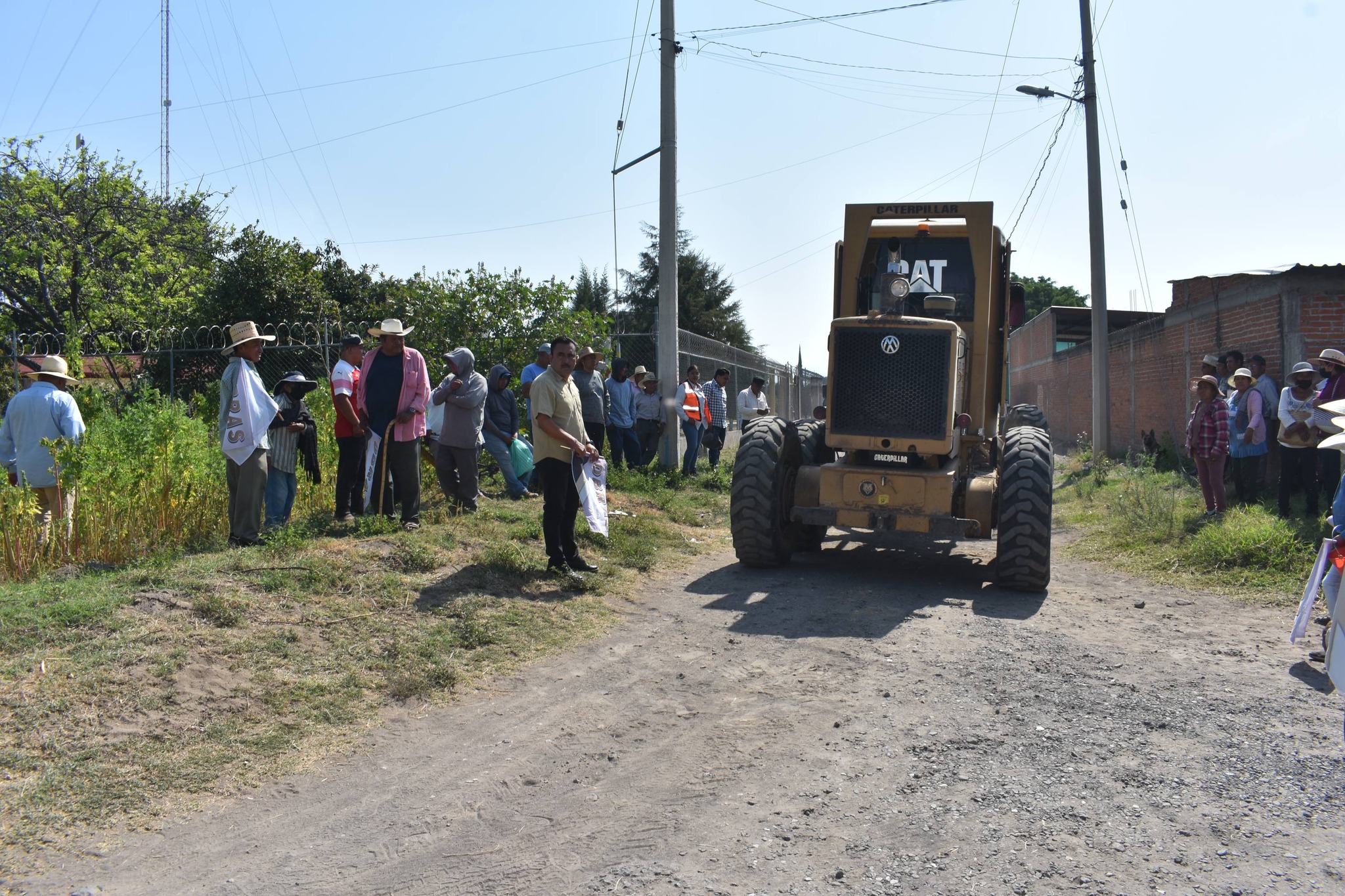 Inicio de rastreo de caminos sacacosechas en Santa Ana Coatepec, Huaquechula