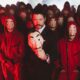Personajes de La Casa de Papel con máscaras de Dalí durante promoción de nueva temporada