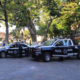 Patrullas de la policía municipal de Atlixco durante operativo de seguridad relacionado con robo de tractocamiones en Puebla.
