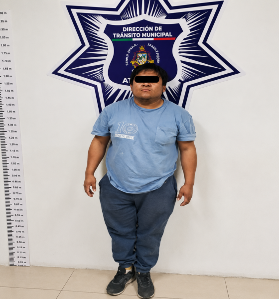 Conductor detenido por autoridades municipales de Atlixco tras presuntamente provocar daños a una patrulla y conducir en estado inconveniente.
