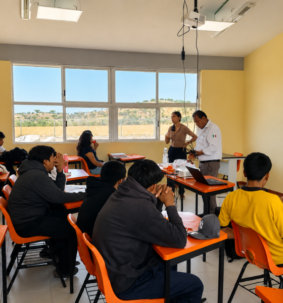 Plática de prevención del delito en el Bachillerato Digital 192 de San Diego El Organal en Huaquechula