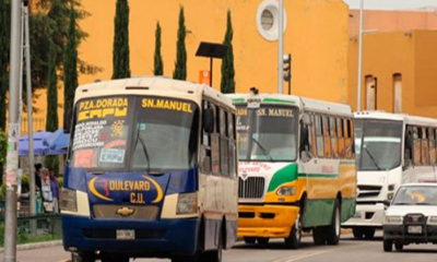 Unidades de transporte público circulando en Puebla durante el debate sobre el posible aumento al pasaje y eliminación del descuento estudiantil.