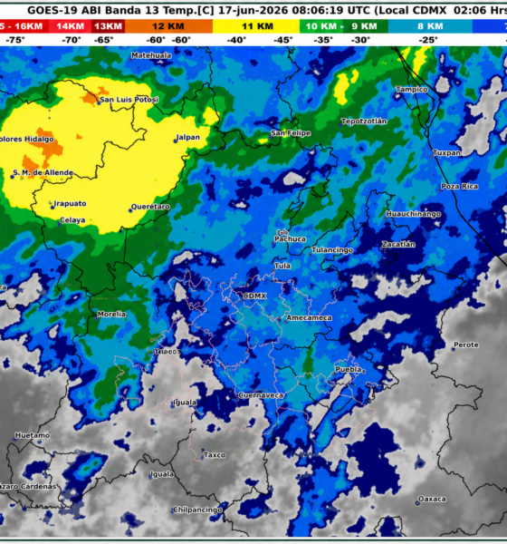 Imagen satelital GOES-19 que muestra nubosidad y áreas de lluvia sobre Puebla, destacando el Valle de Atlixco con pronóstico de precipitaciones moderadas a fuertes.