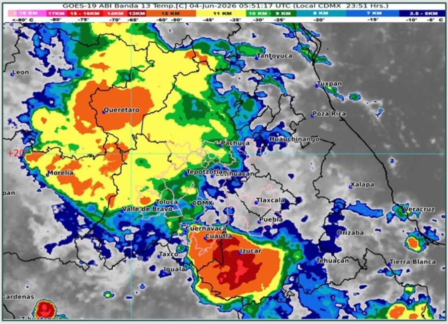 Imagen satelital meteorológica que muestra tormentas, lluvias y actividad eléctrica sobre Puebla, Valle de Atlixco, Angelópolis y Mixteca durante junio de 2026.