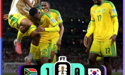 Jugadores de la Selección de Sudáfrica celebran el gol de Thapelo Maseko en la victoria 1-0 sobre Corea del Sur durante la fase de grupos de la Copa Mundial de la FIFA 2026. El triunfo aseguró la primera clasificación de los Bafana Bafana a la fase de eliminación directa de un Mundial.