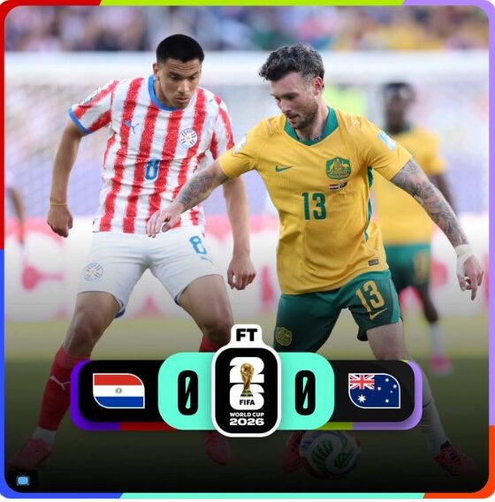 Jugadores de Australia y Paraguay disputan el balón durante el empate 0-0 correspondiente a la última jornada del Grupo D de la Copa Mundial de la FIFA 2026, resultado que permitió la clasificación del conjunto australiano a la fase de eliminación directa.