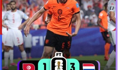 Jugador de Países Bajos celebra una anotación durante la victoria 3-1 sobre Túnez en la última jornada del Grupo F de la Copa Mundial de la FIFA 2026, resultado que aseguró el liderato del grupo para la selección neerlandesa.
