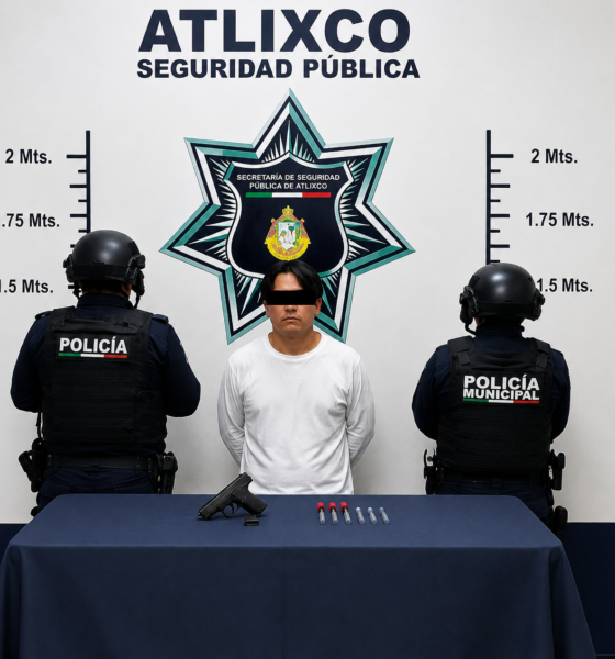 Sujeto detenido por policías municipales de Atlixco tras una persecución y aseguramiento de un arma de fuego.