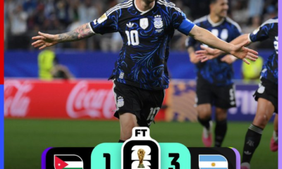 Lionel Messi celebra junto a sus compañeros la victoria de Argentina 3-1 sobre Jordania en la última jornada de la fase de grupos de la Copa Mundial de la FIFA 2026, resultado con el que la Albiceleste terminó invicta.