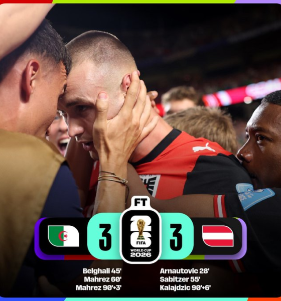 Jugadores de Argelia y Austria celebran tras el empate 3-3 en la última jornada de la fase de grupos de la Copa Mundial de la FIFA 2026, resultado que permitió a ambas selecciones clasificar a la fase de eliminación directa.