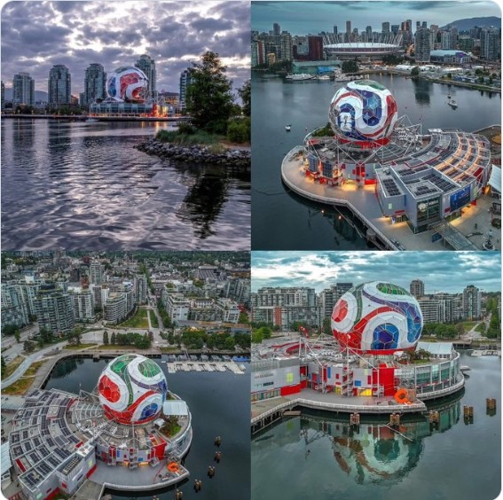 Estructura monumental con forma de balón de fútbol instalada en Vancouver como parte de los preparativos turísticos para la Copa Mundial FIFA 2026.