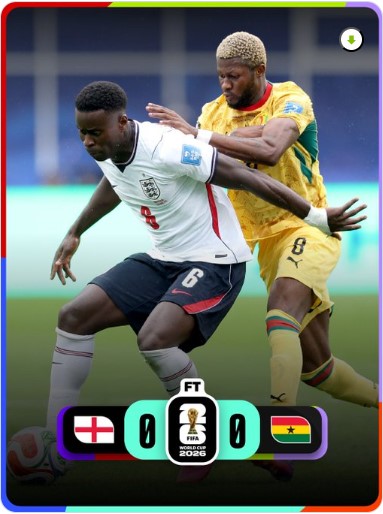 Jugador de Inglaterra disputa el balón con futbolista de Ghana durante el empate 0-0 en la Copa Mundial FIFA 2026.