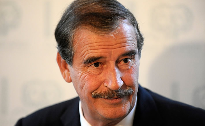 Vicente Fox Quesada durante una aparición pública tras felicitar al PRI por los resultados electorales obtenidos en Coahuila.